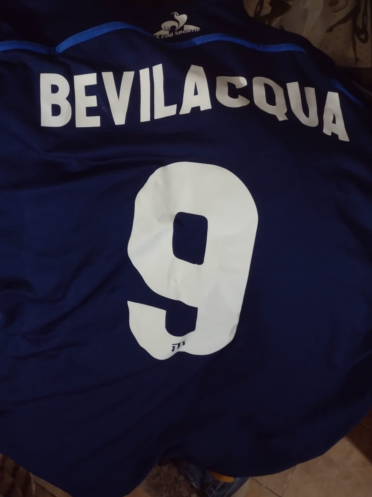 Mario Bevilacqua verá el Talleres-River con la camiseta puesta, regalo del club.