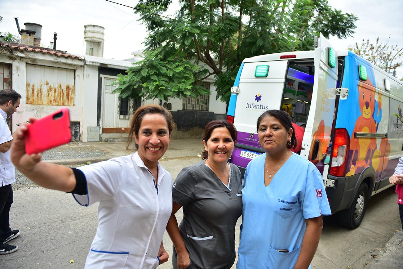 Traslado de bebes desde la Maternidad de barrio San Vicente hacia la nueva Meternidad Provincial en el ex pablo Pizzurno. (José Gabriel Hernández / La Voz)