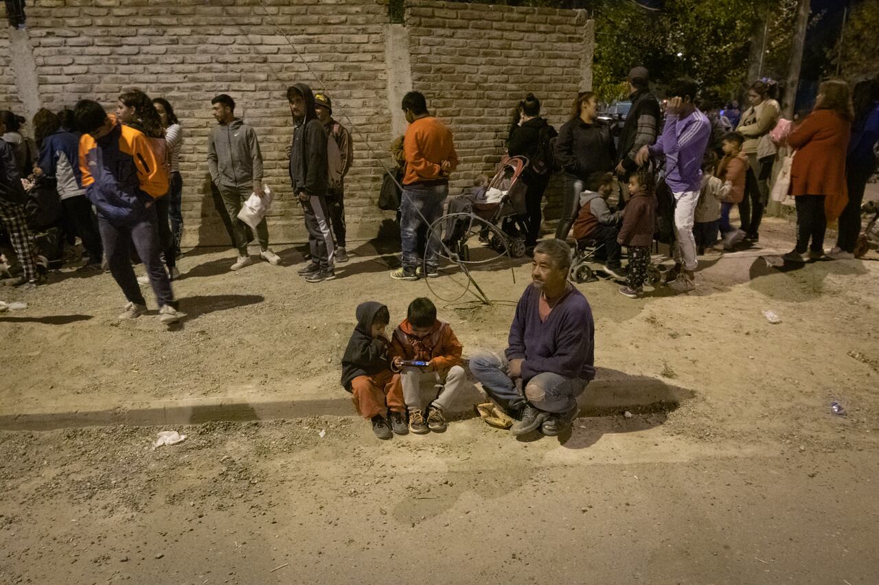 Es alarmante los elevados índices de pobreza infantil en Argentina.