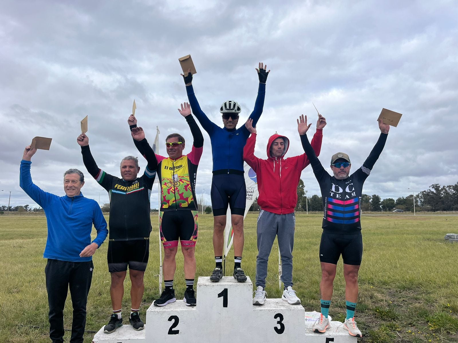 Se llevó a cabo el festival de Ciclismo en la pista municipal