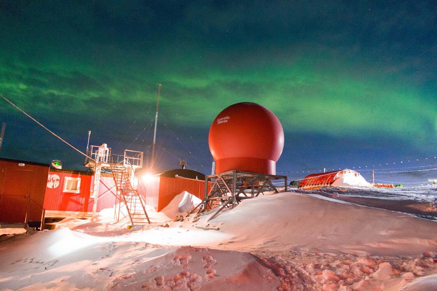 La Base Antártica "Belgrano II" es la base más al sur que posee la Argentina en el continente blanco.