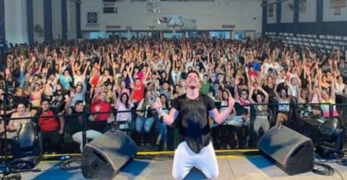 Damián Córdoba fue multado por un baile en Cruz del Eje