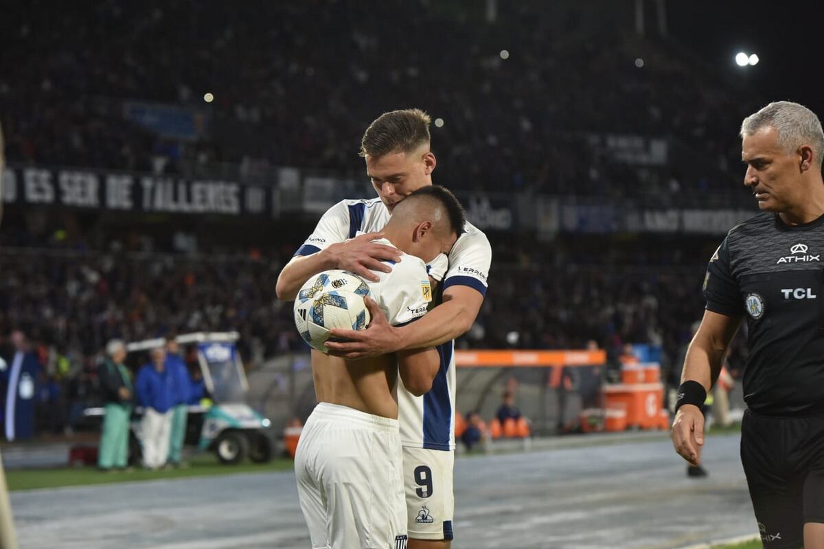 Talleres termina el semestre puntero en el Torneo de la Liga, pero no en soledad