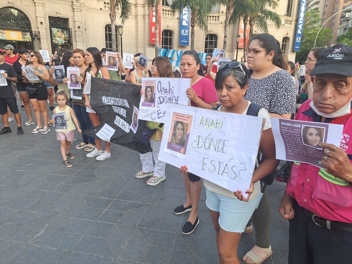 Marcha por la aparición con vida de Anahí Bulnes