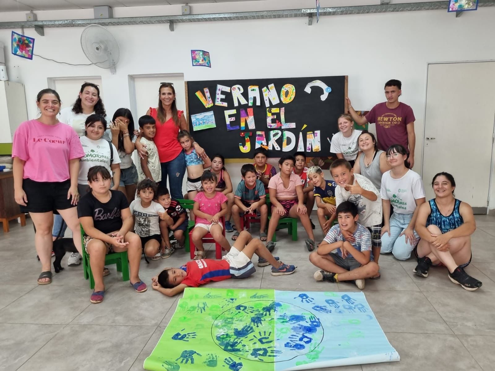 taller de sensibilización ambiental en el Jardín Materno Infantil Municipal Nº 3 del barrio Monseñor Zazpe.