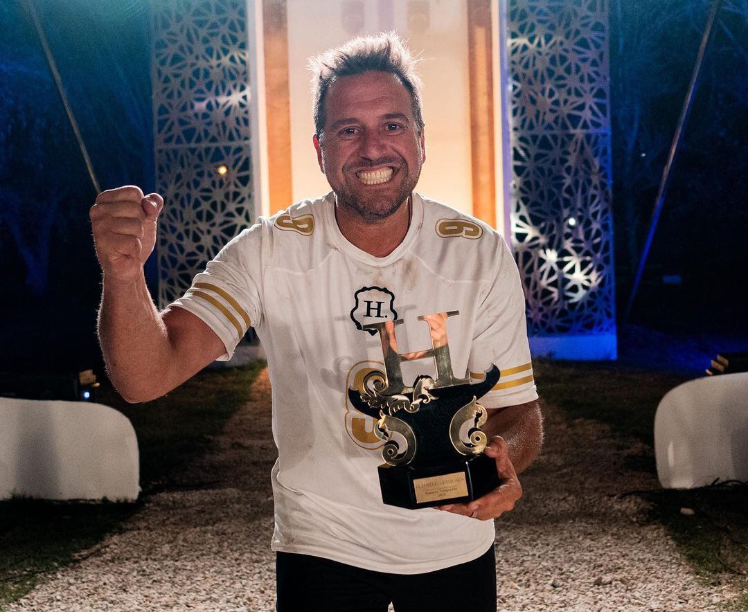 Cobelli ganó la final de "El Hotel de los Famosos 2" frente a Tony Coggi.