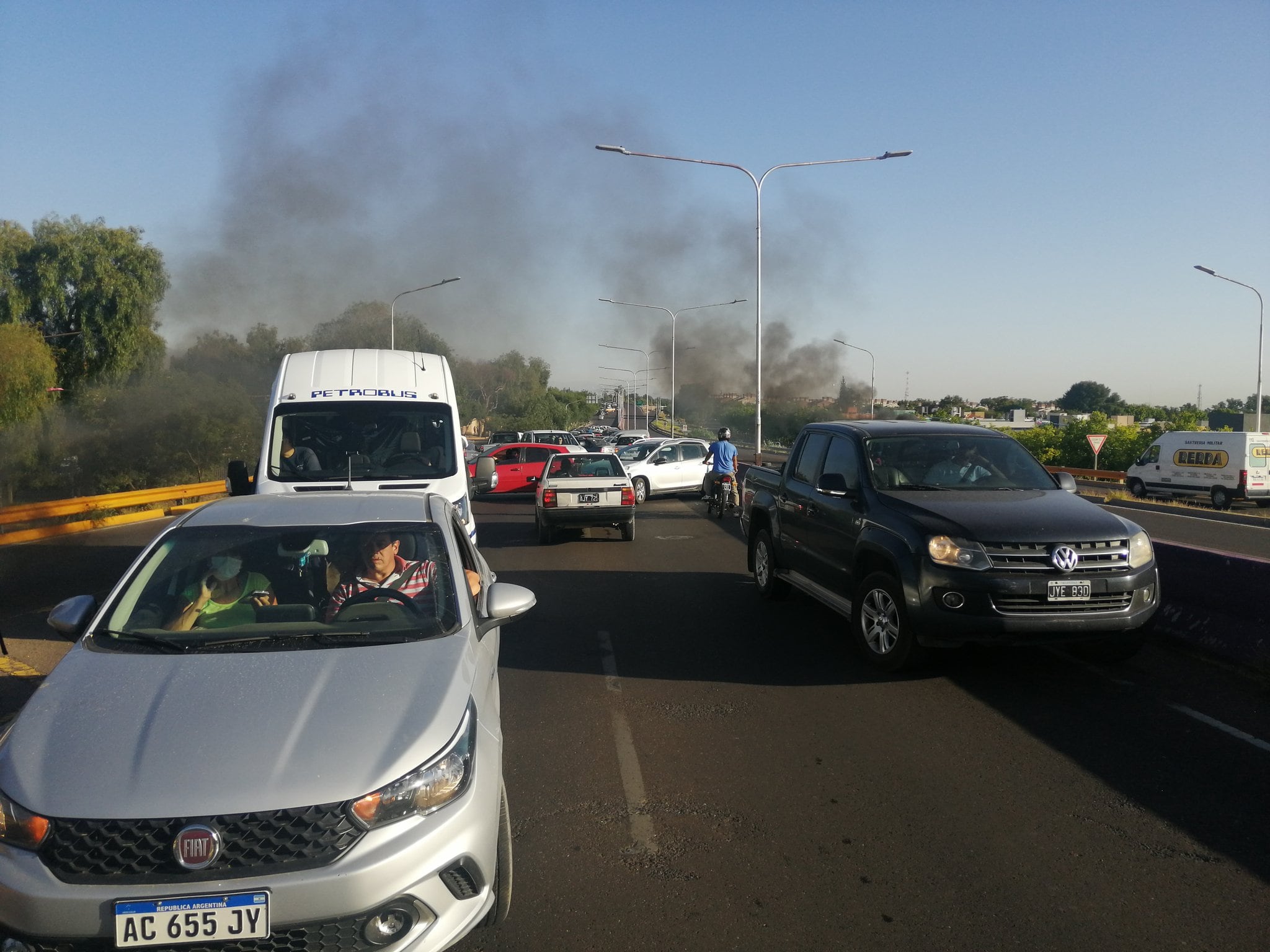 Los vecinos cortaron el corredor del Oeste.