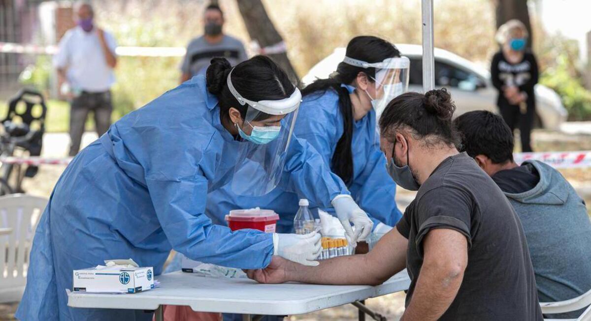 Coronavirus: el mundo superó los 130 millones de casos y la curva de contagios sigue subiendo