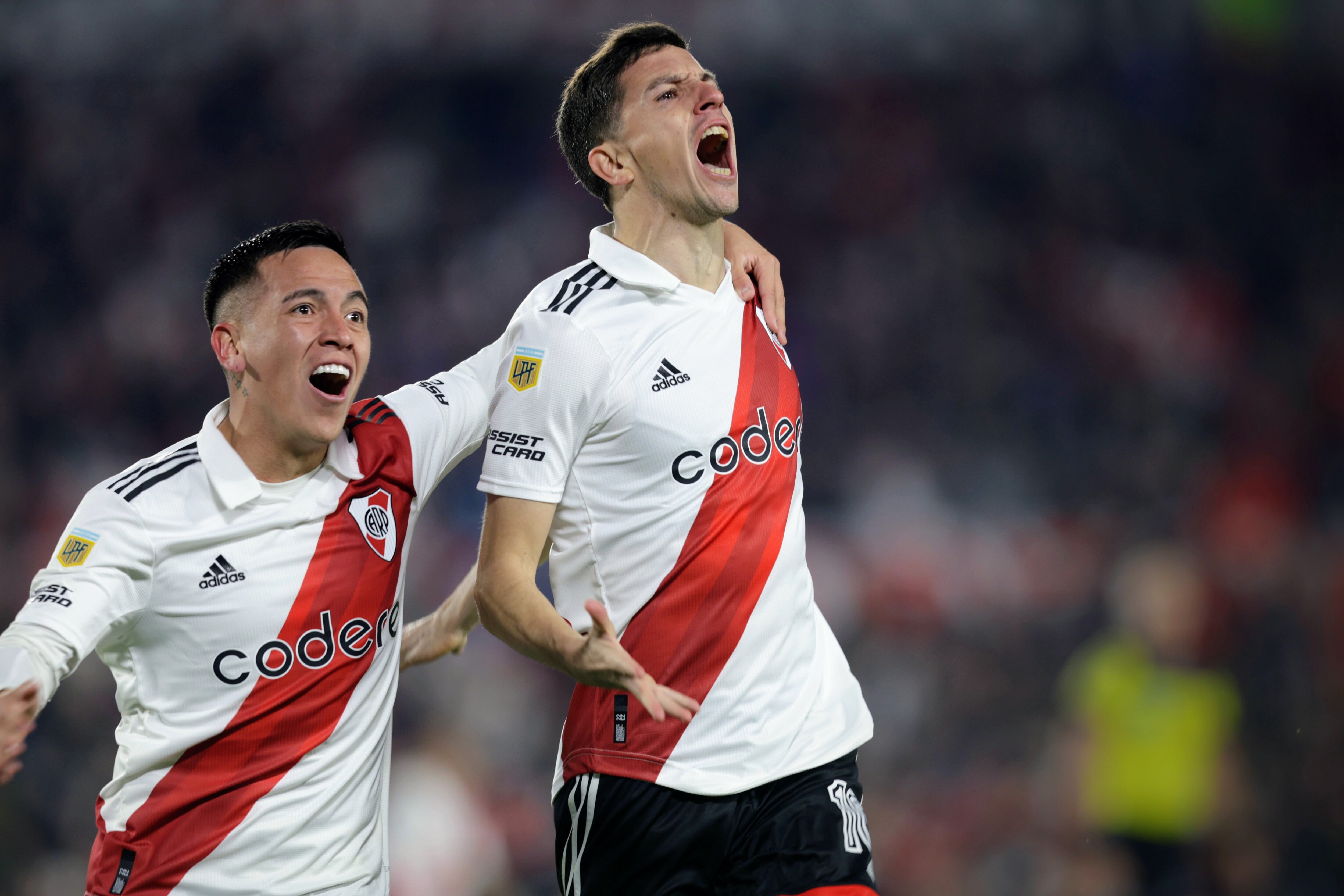 Nacho Fernández terminó una gran jugada colectiva de River con el 2-1 ante Instituto en el Monumental. (Fotobaires)