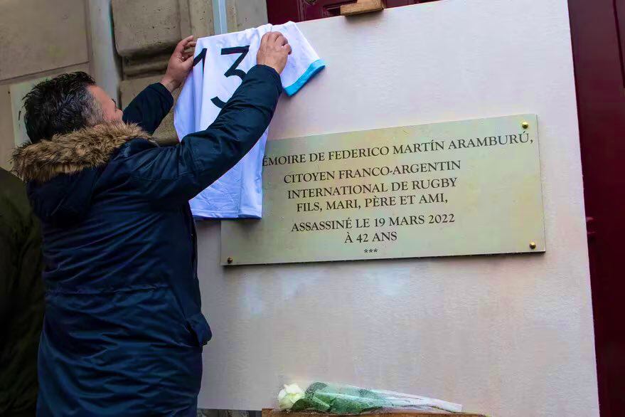 Homenajes en Biarritz y París a un año del asesinato a Federico Martín. 