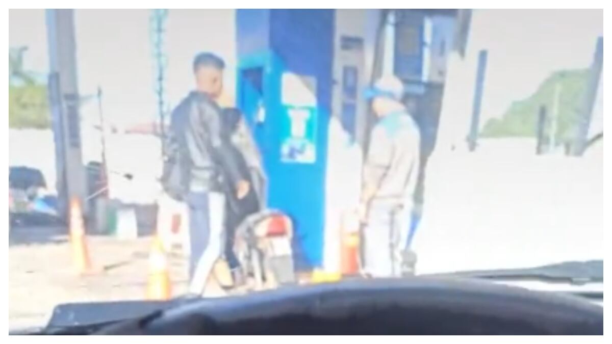 Filmó a un joven por la vestimenta que tenía puesta y lo terminaron criticando por “discriminar”