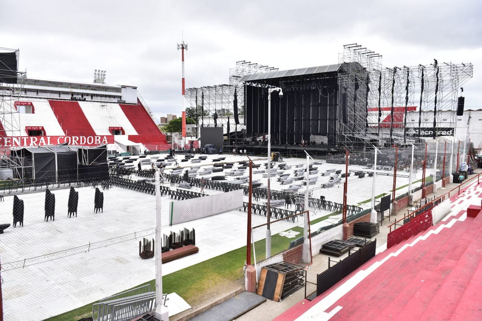 Así se preparó la cancha de Instituto para recibir a Luis Miguel.