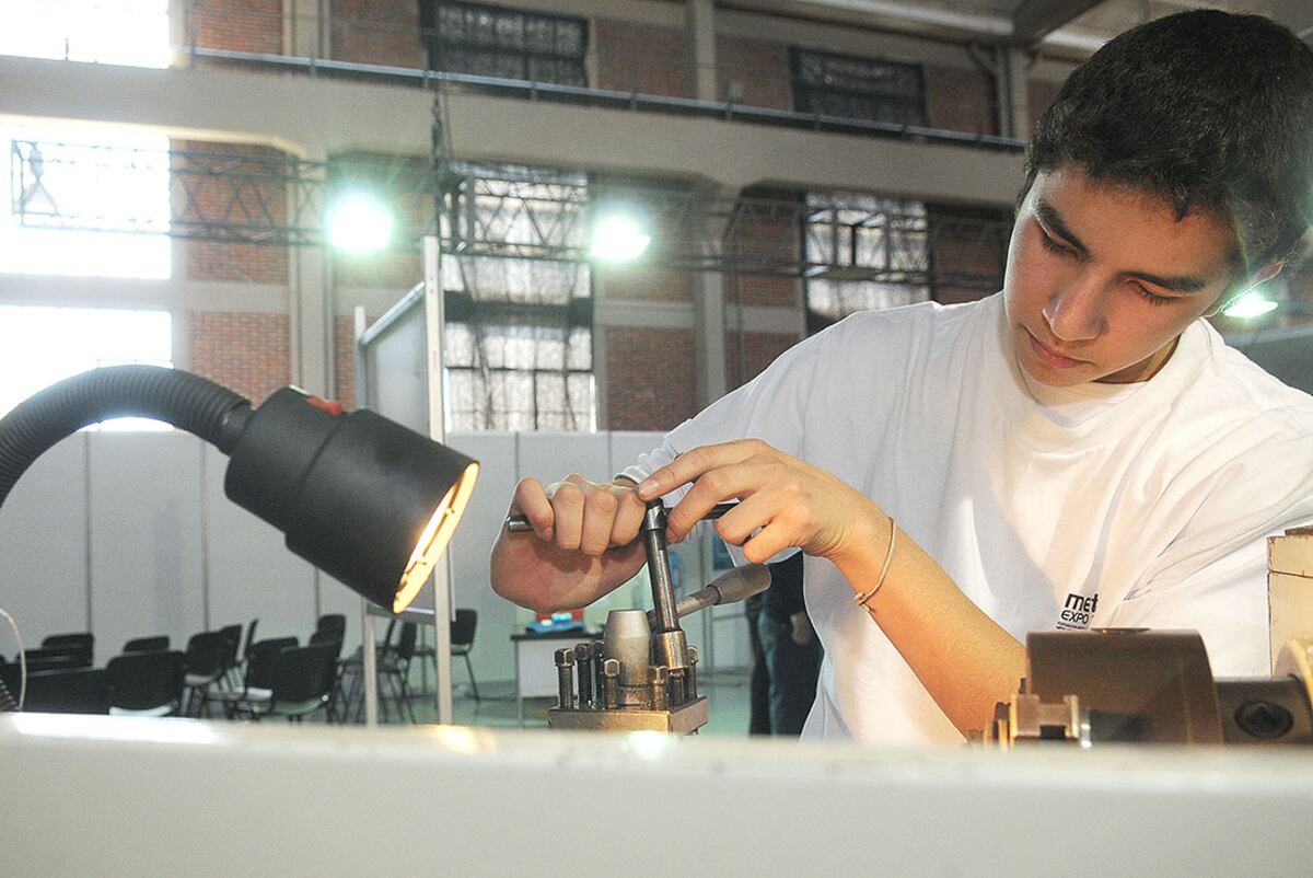 La DGE lanza un plan para garantizar la finalización de estudios secundarios en escuelas técnicas