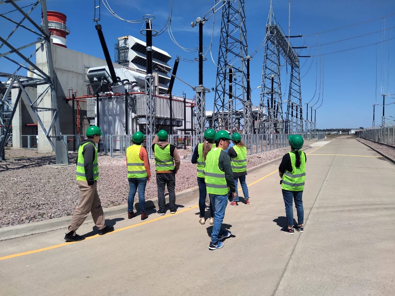 Estudiantes de la Tec. Univ. En Energías Renovables y Convencionales visitaron la Central Termoeléctrica Guillermo Brown