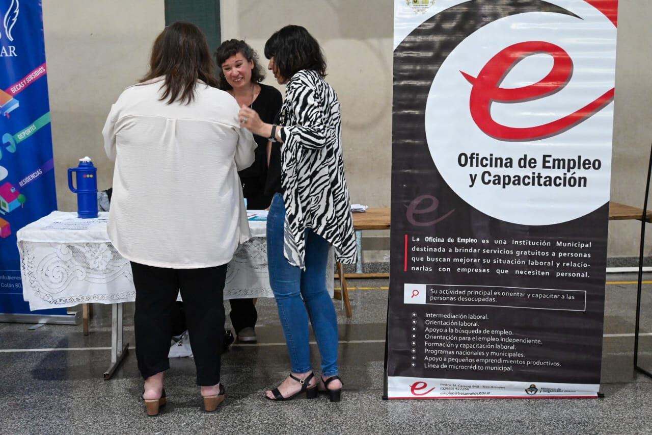 El CRESTA y la Dirección de Juventud presentes en la muestra de Carreras 2025