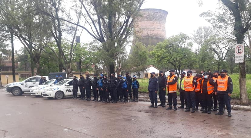 La Policía de Jujuy salió a la búsqueda de la docente desaparecida en Palpalá, sin poder dar con su paradero.