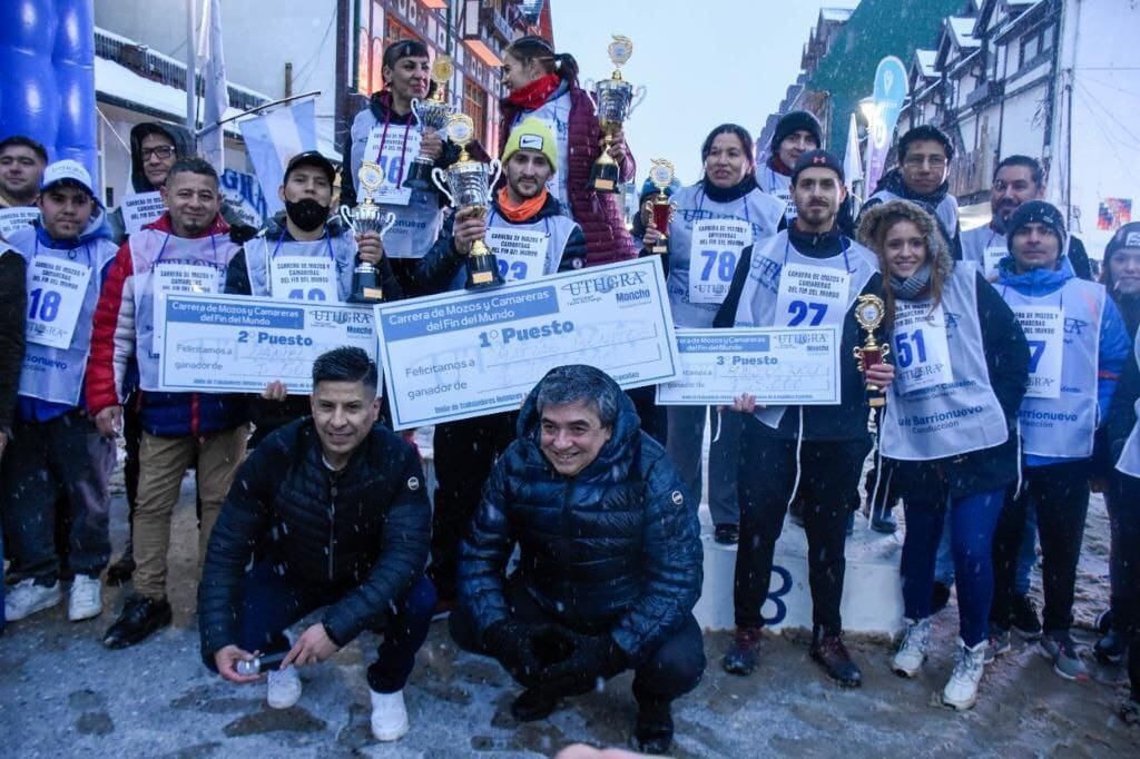 En el contexto de la Fiesta Nacional de La noche más larga, la carrera de Camareras y mozos, volvió a realizarse en la ciudad.