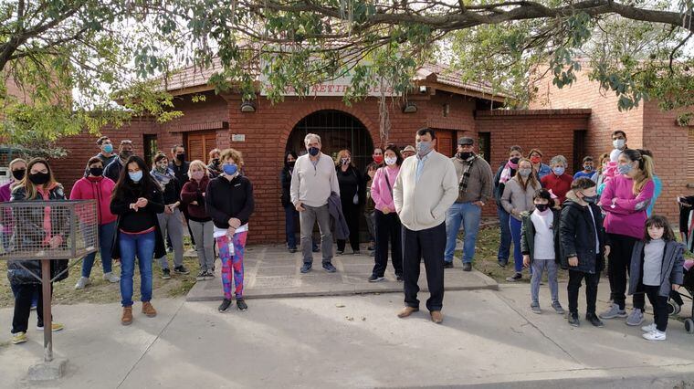 Vecinos reclaman la falta de agua en la zona. Desde la empresa, aseguran que se podrá solucionar recién en septiembre.