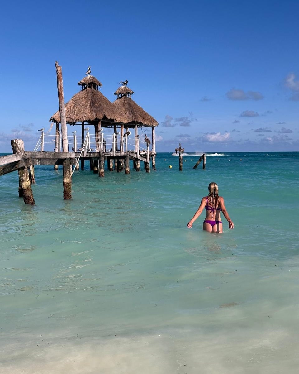 La conductora vacaciona en Cancún.