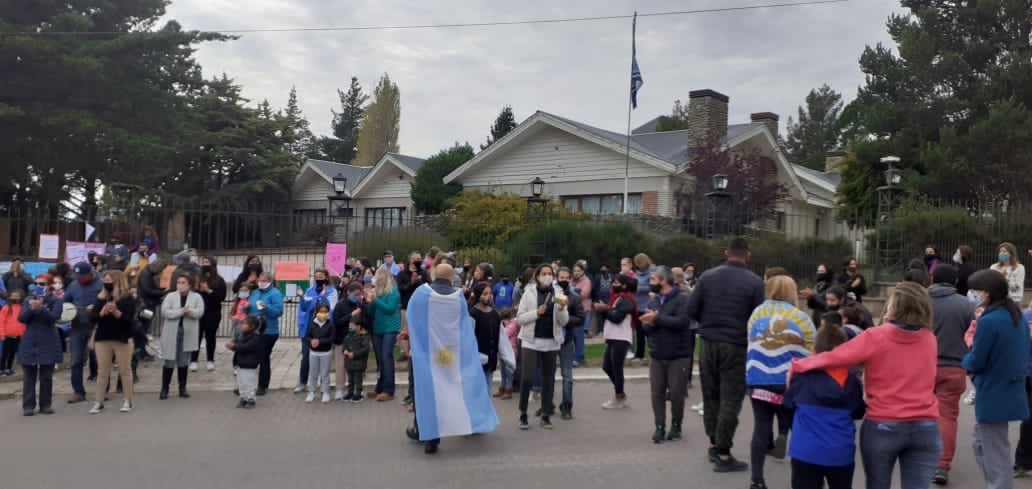 Cacerolazo frente a la casa de Cristina Kirchner.