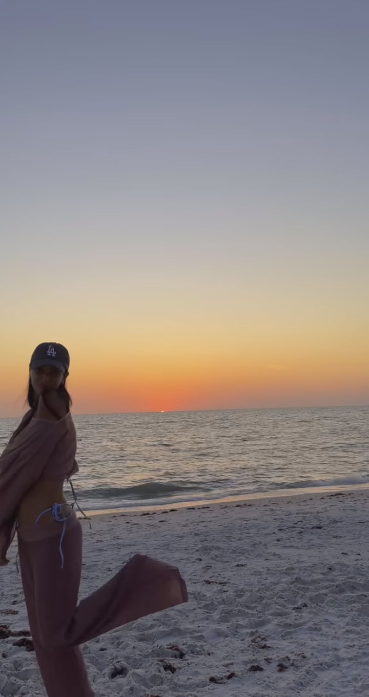 Zaira Nara en la playa