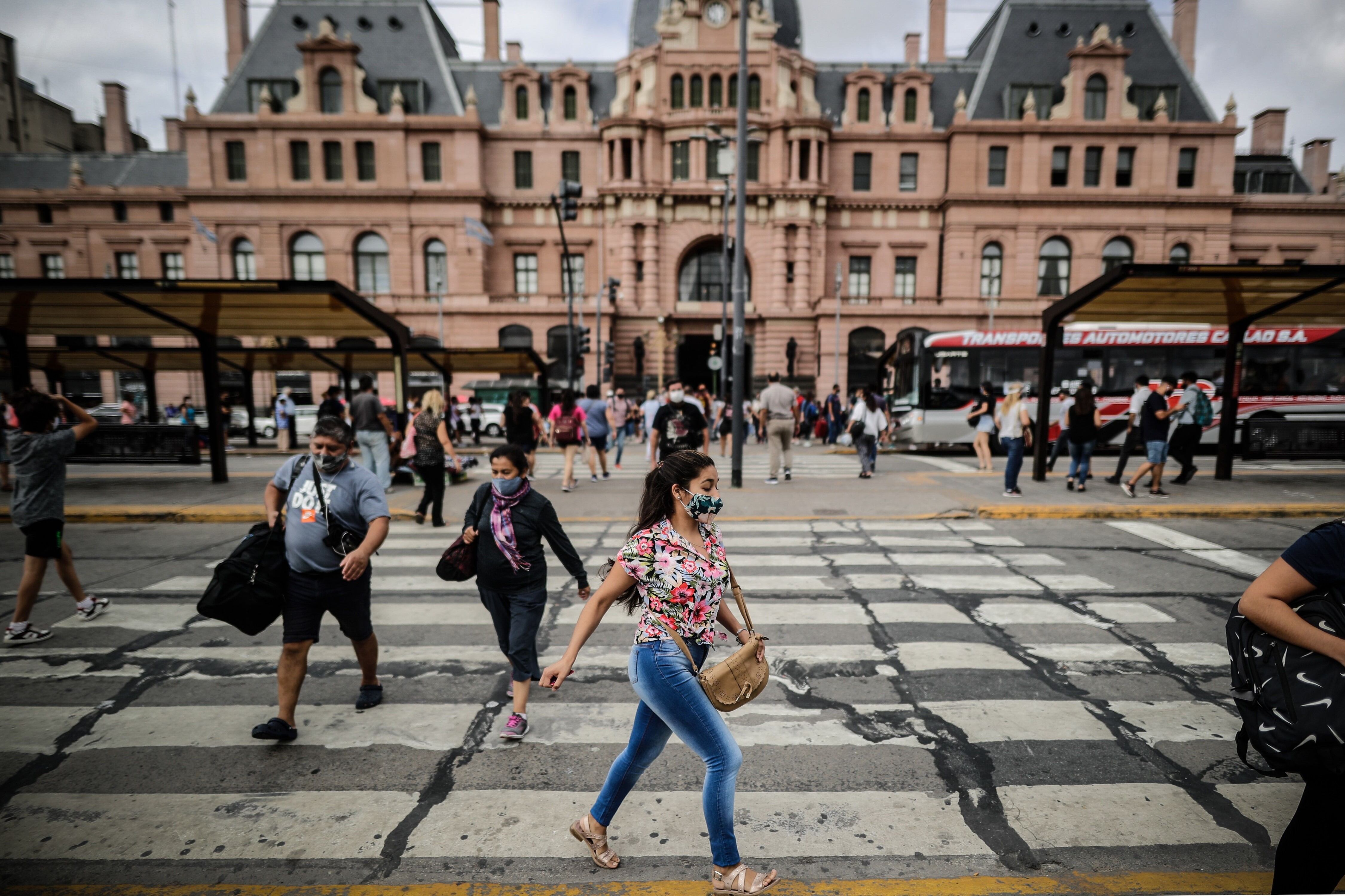 El 40% de las personas que regresan al país desde el exterior no cumplen con la cuarentena obligatoria.