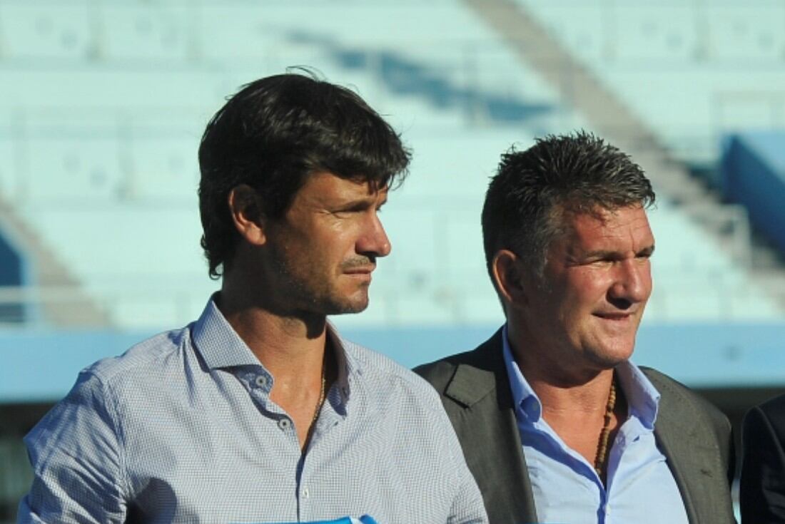 Mauro Obolo, de la secretaría técnico, y Luis Fabián Artime, presidente de Belgrano, las caras visibles en la búsqueda del nuevo entrenador celeste. (Foto: Javier Ferreyra)