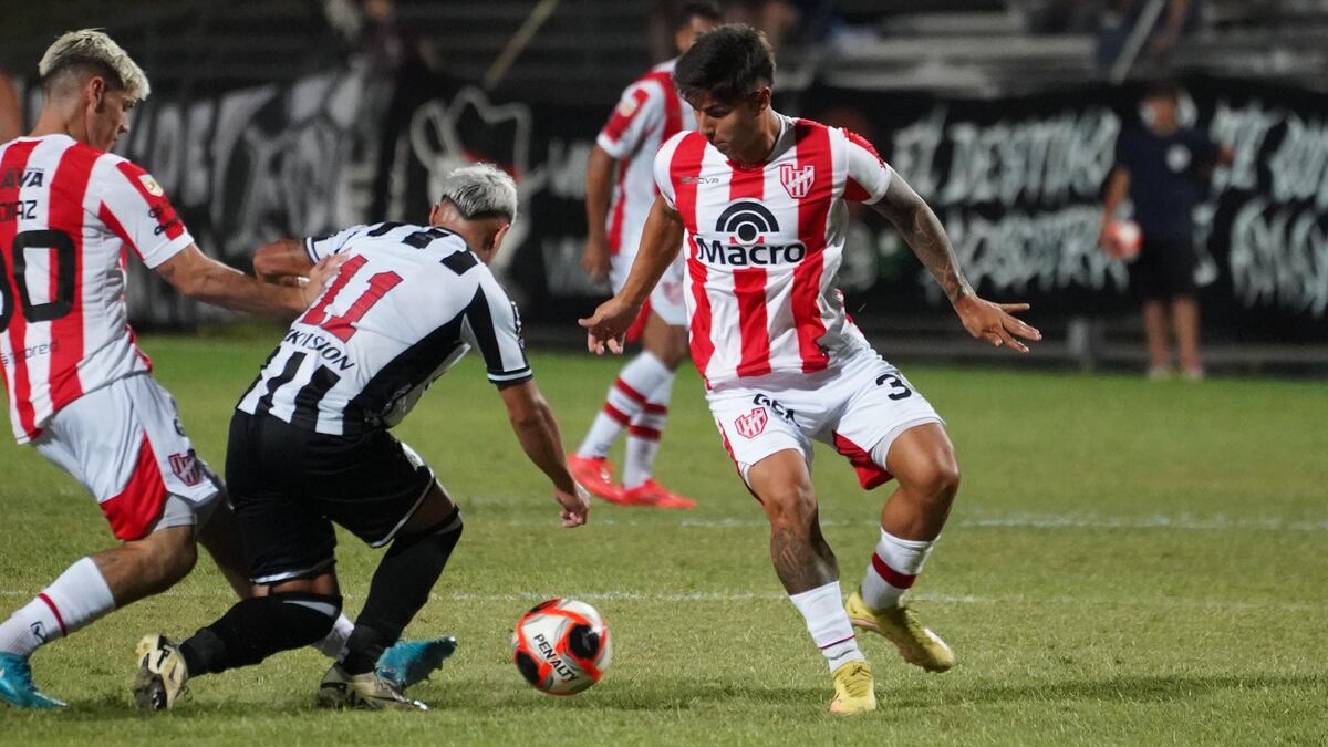 Instituto perdió al final del partido el amistoso con Wanderers en Uruguay