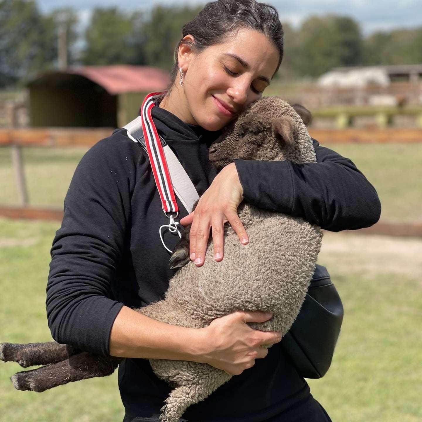 Cinthia en una granja