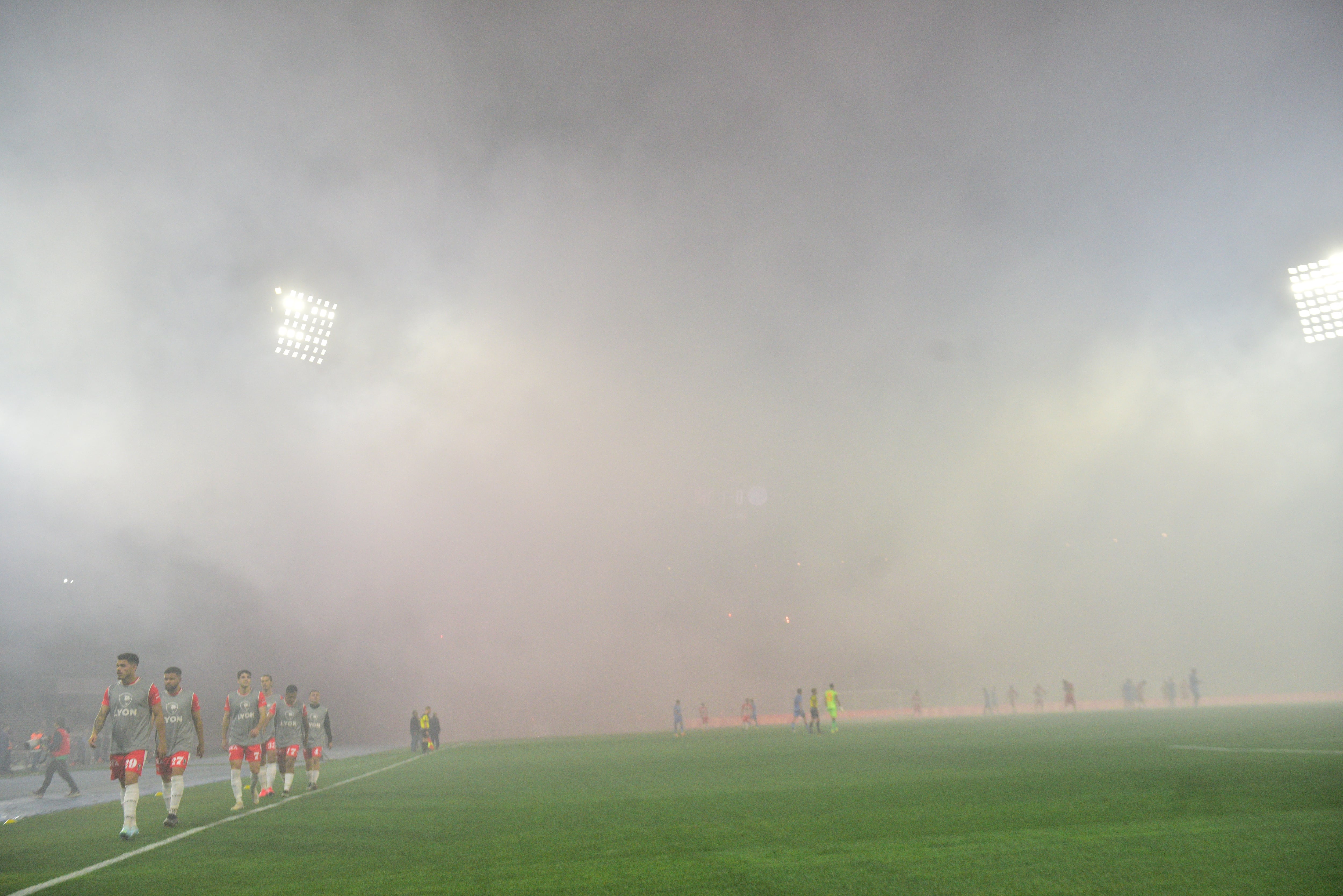 Las hinchadas de Instituto y un show en el segundo tiempo del clásico que se jugó en el estadio Kempes. (Ramiro Pereyra / La Voz)