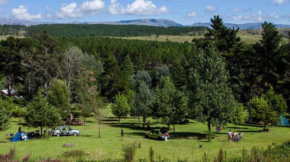 Un lugar con una decena de actividades y la posibilidad de visitar un viñedo familiar. (La Voz).