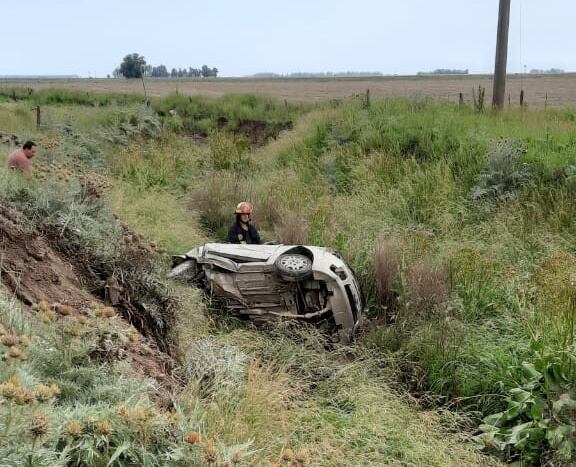 Accidente en la ruta 72: volcó un auto y hay un fallecido