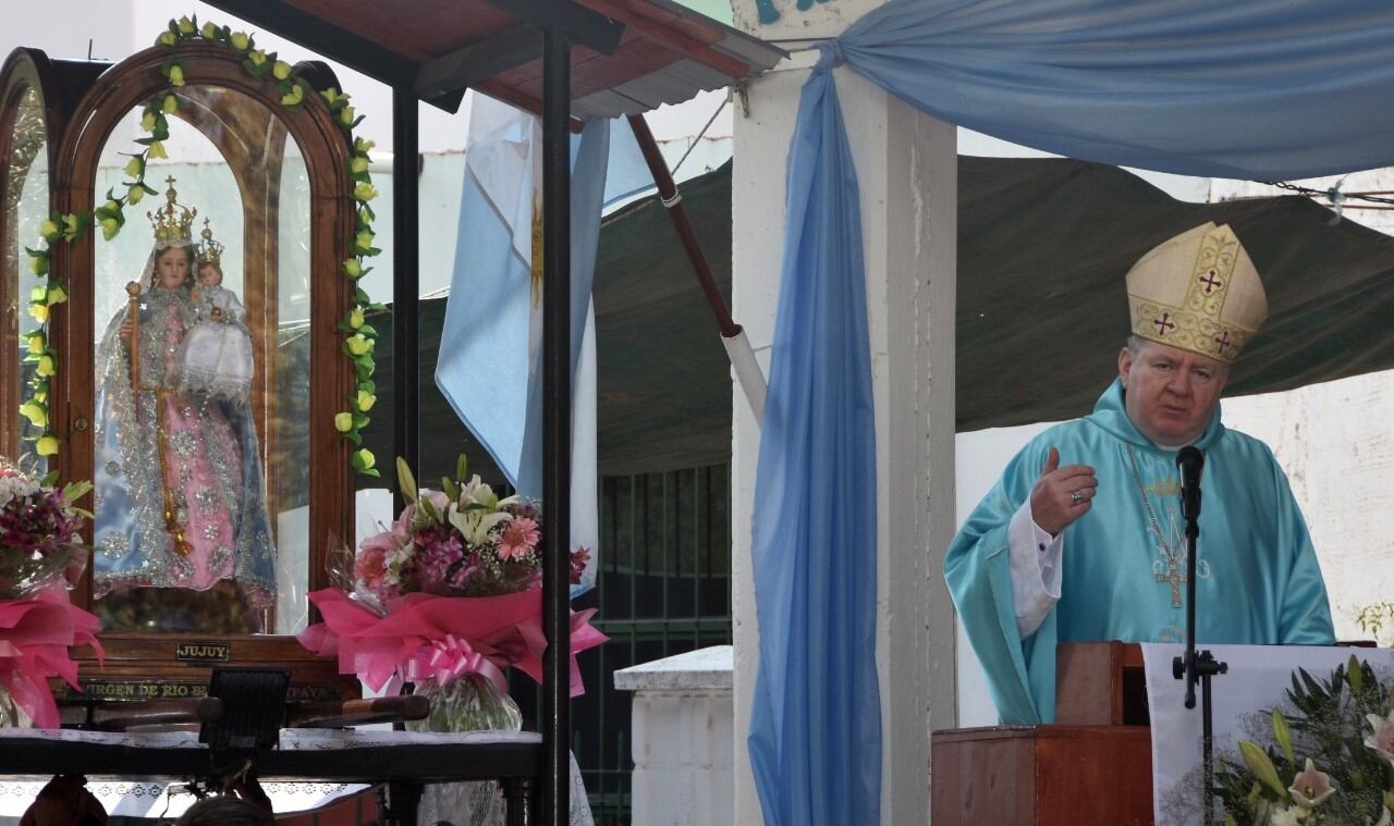 "La profunda devoción a la Virgen" en Jujuy "se manifiesta en esta fiesta de los 101 años por la Coronación Pontificia", destacó en Río Blanco el monseñor Miroslaw Adamczyk.