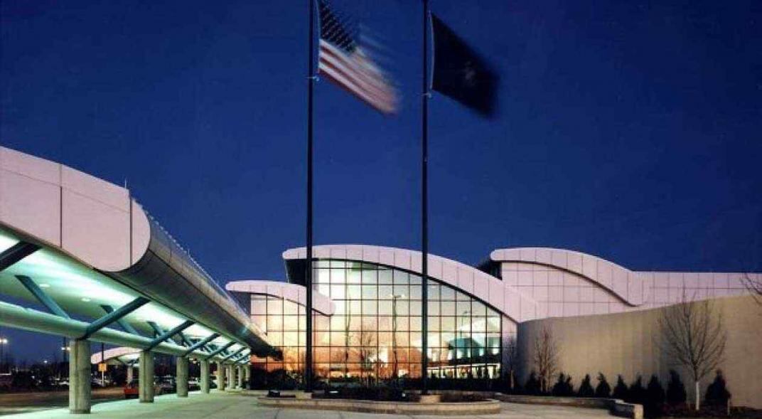 El aeropuerto de Michigan, uno de los tantos que a partir de este lunes 8 de noviembre implementará nuevas medidas para los turistas.