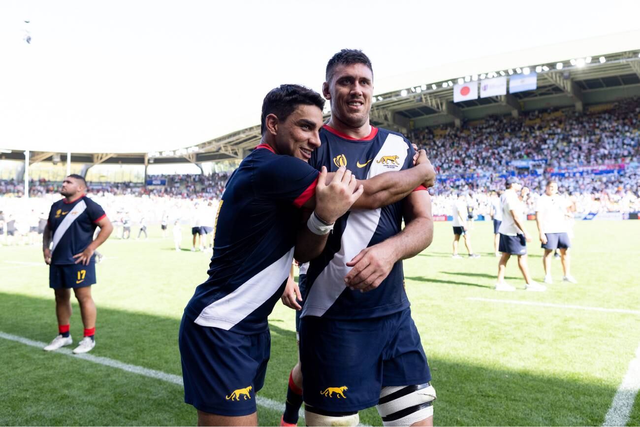 Matías Alemanno y Santiago Carreras, dos de los seis cordobeses que integran el plantel de Los Pumas. (Prensa UAR)