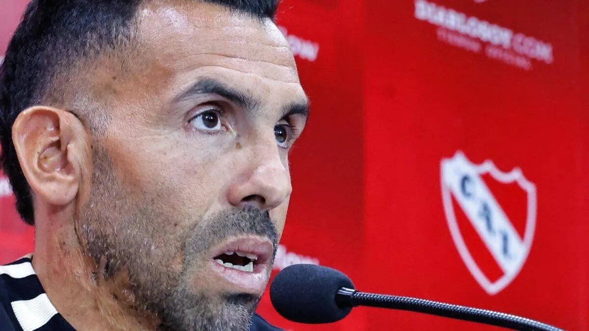 Carlos Tevez sufrió un fuerte dolor en el pecho.