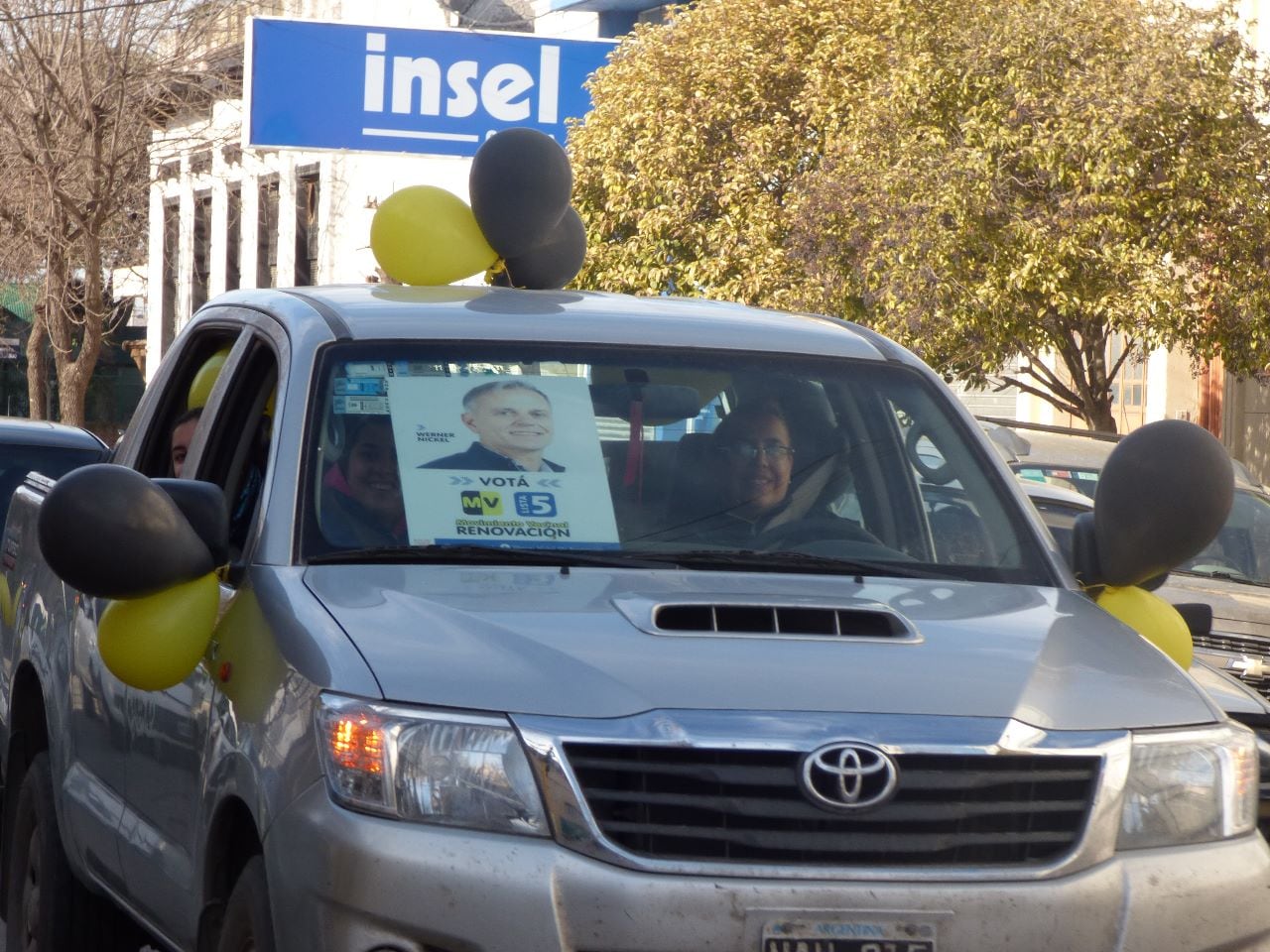 Caravana de Werner Nickel por el centro de la ciudad