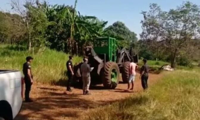 Recuperan una máquina forestal robada en Piñalito Norte.