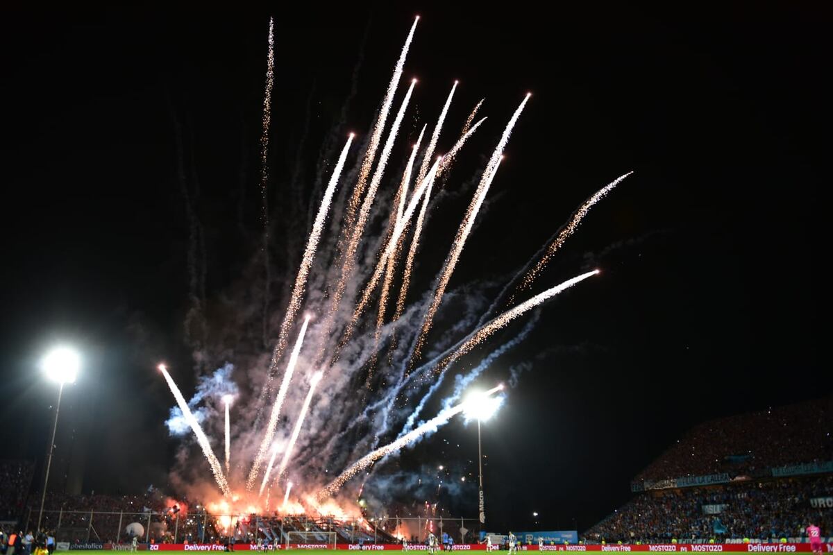 Millonaria multa para Belgrano por el uso de pirotécnica en el clásico con Talleres
