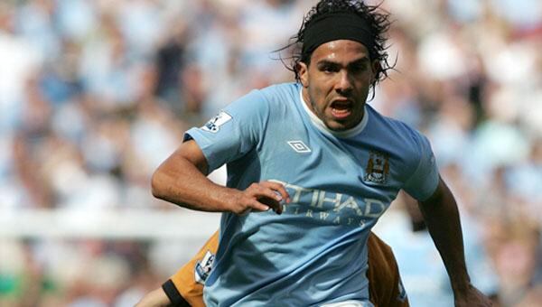 Carlos Tevez quiere empezar a convertir para ganarse a la gente del Manchester City (Foto: AP).