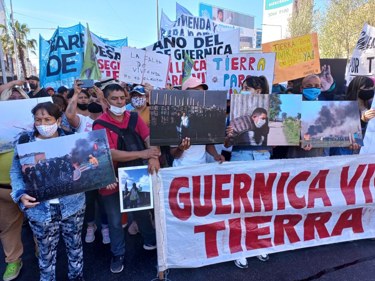 Cuatro horas de corte en Puente Pueyrredón por protesta de vecinos de Guernica y organizaciones sociales