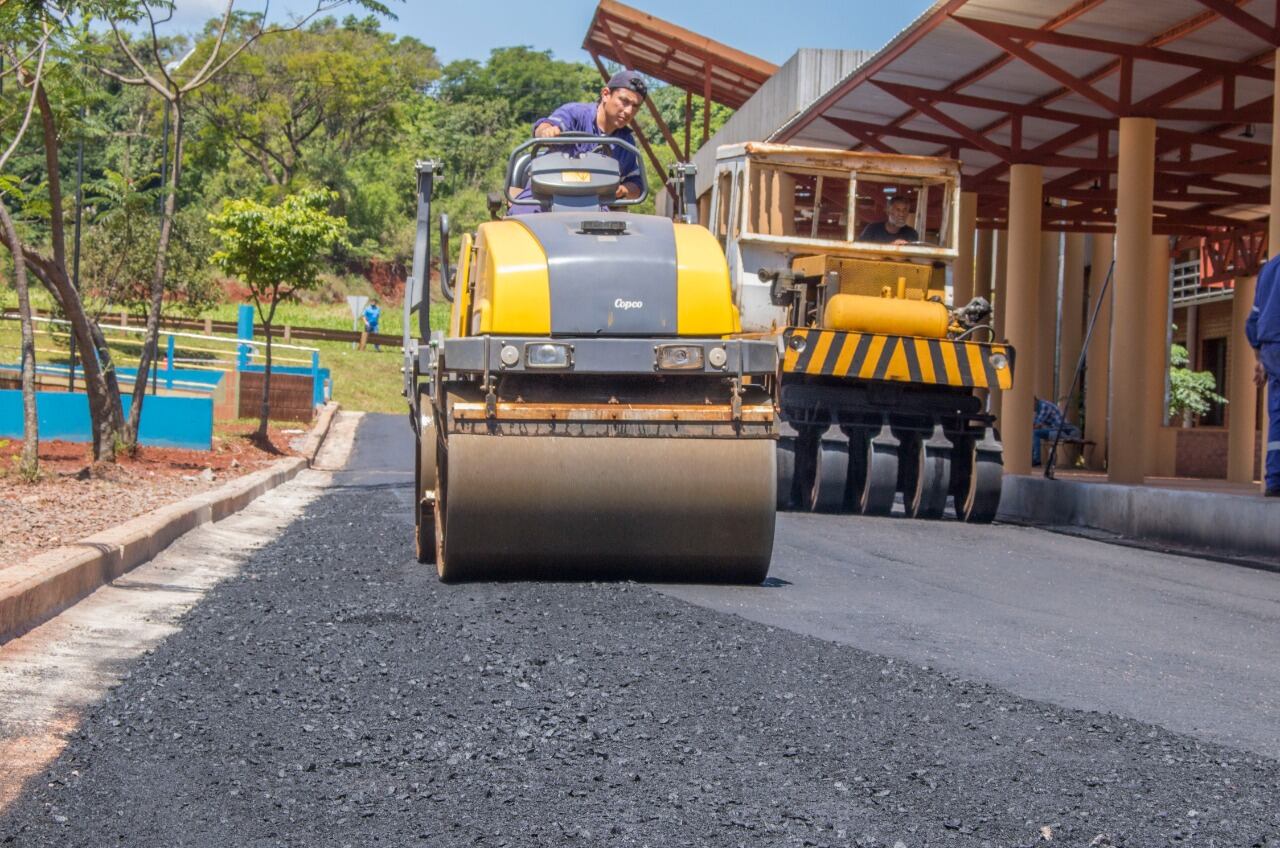 Continúan las obras en la terminal de ómnibus y la estación de transferencia en la ciudad de Oberá.