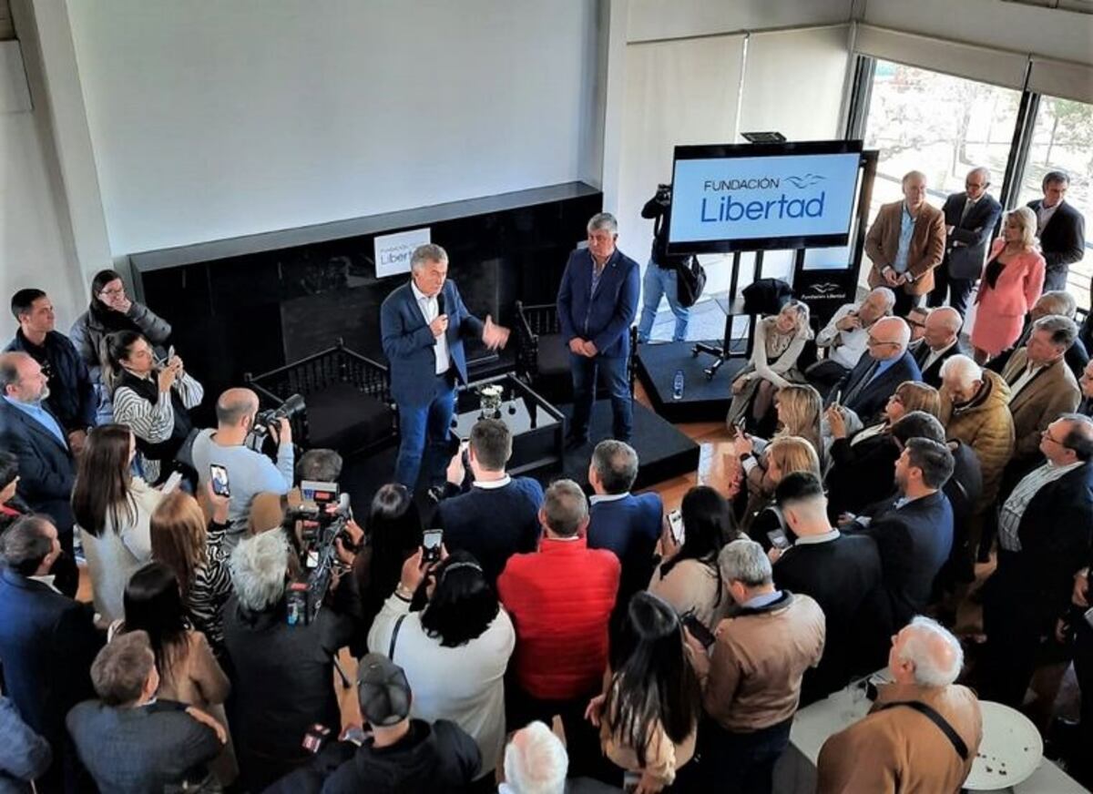 Mauricio Macri llegó a Rosario acompañado por Martín Palermo: “El gobierno no tiene rumbo”
