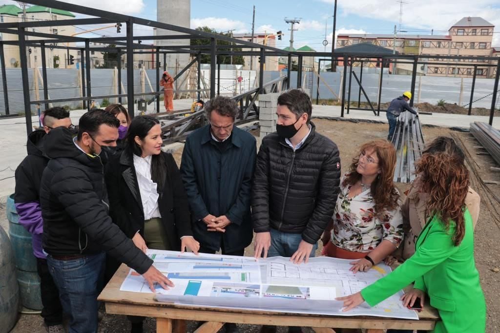 Inauguración del tramo entre San Sebastián y la frontera con Chile.