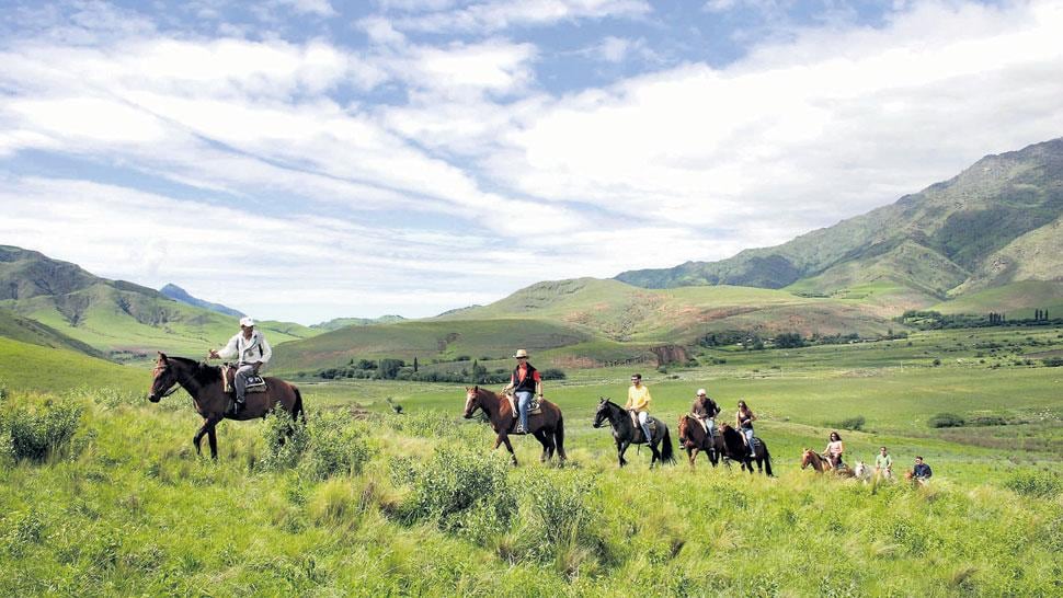 Tafí del Valle muestra la armonía de sus paisajes, que encastran a la perfección con el antiguo pueblo, y los  cascos de estancias recuperados como alojamientos turísticos.