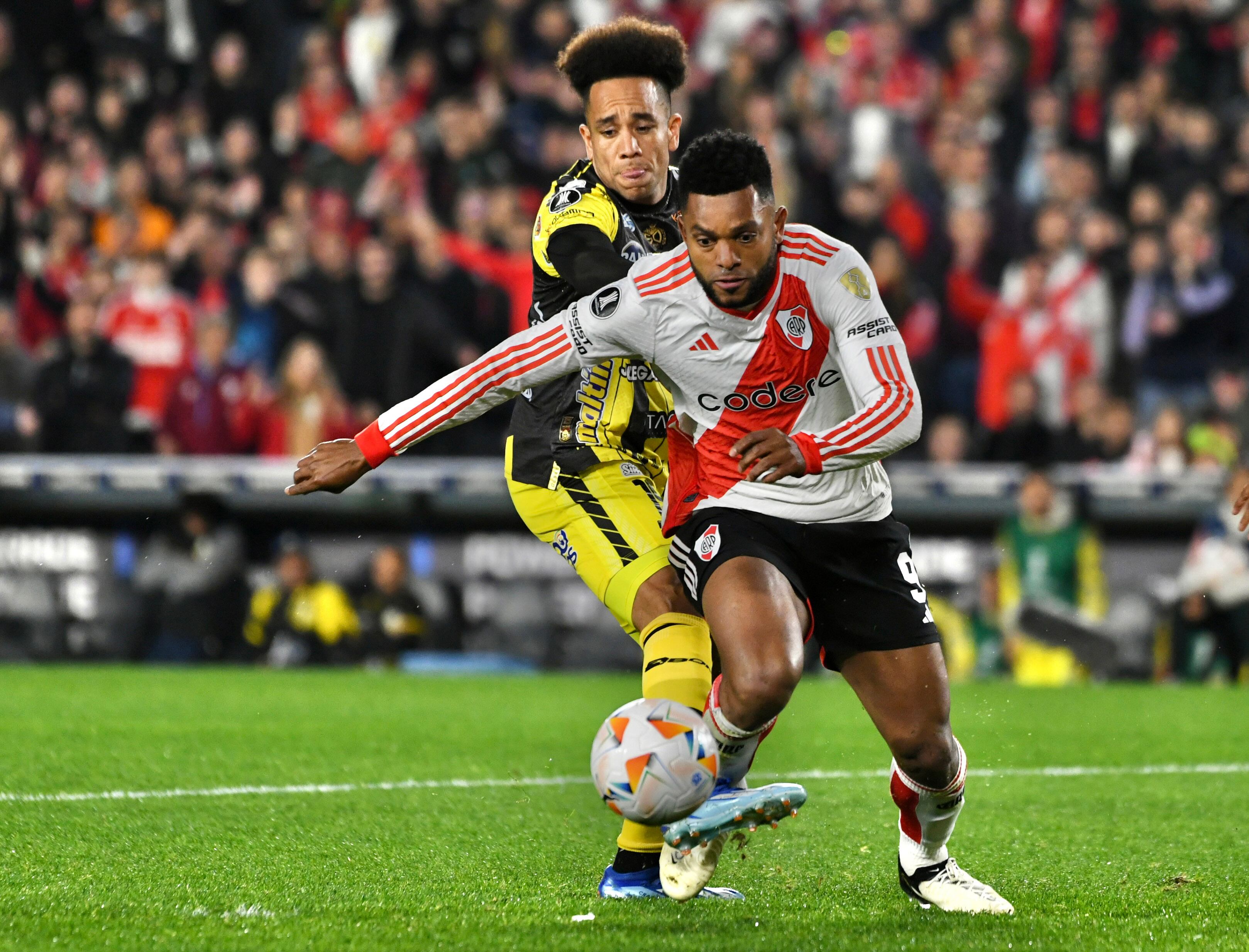 Miguel Borja marcó el 1-0 de River ante Táchira por la Copa Libertadores. (Fotobaires)