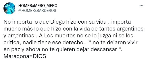 Homer el Mero Mero cruzó a Nicki Nicole por sus críticas a Diego Maradona.