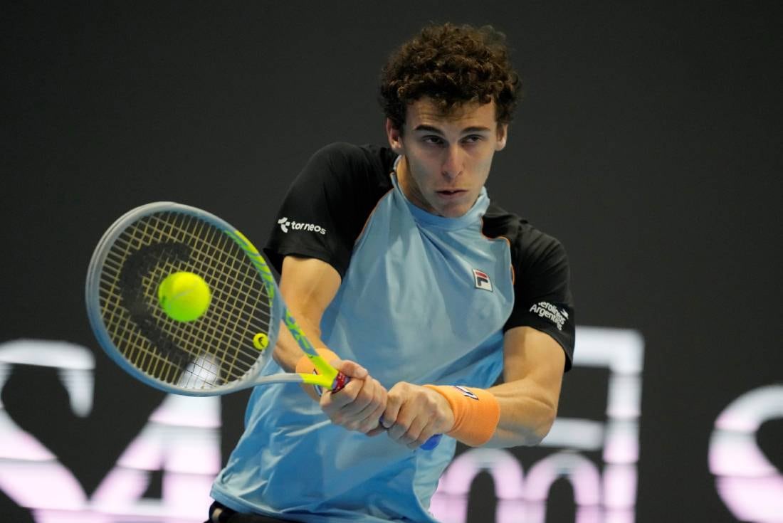 Masters de la Next Gen: Juan Manuel Cerúndolo perdió con Holger Rune y quedó con pocas chances de avanzar en el torneo. (AP)