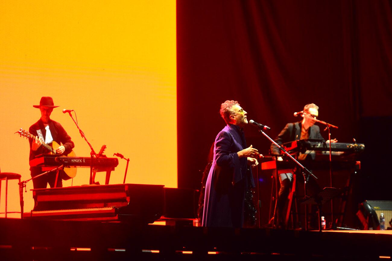 Fito Paez dio un show ante una muiltitud en el Monumental de Alta Córdoba.  (Nicolás Bravo / La Voz)