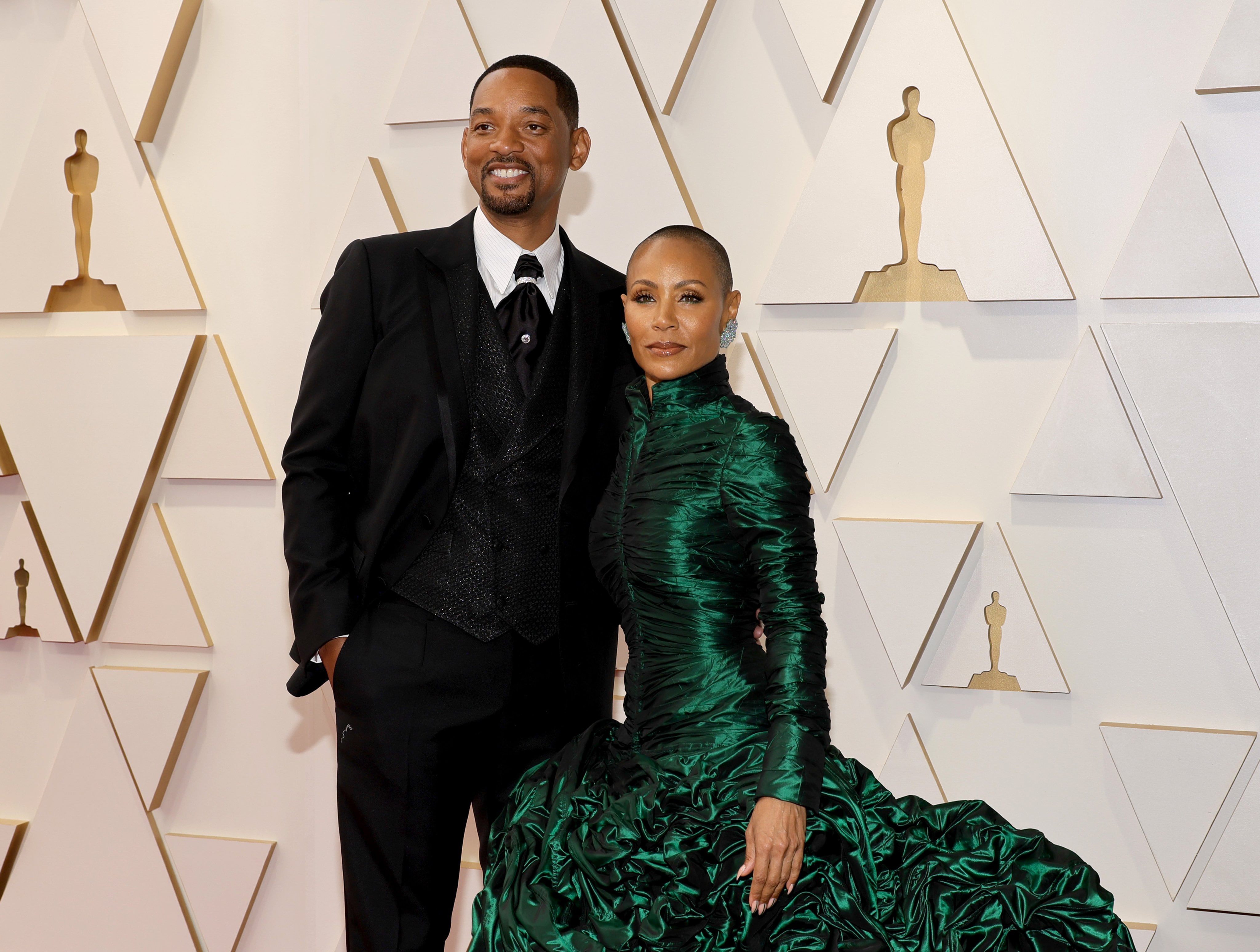 Will Smith junto a su esposa Jada Pinkett Smith, quien sufre de alopecia, una enfermedad que provoca la caída del cabello. 